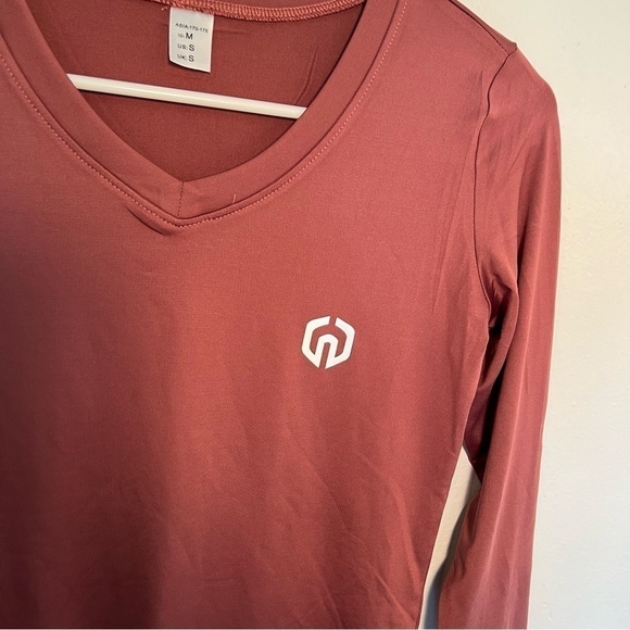 Long Sleeve Athletic Top V-Neck Mauve Pink - Picture 4 of 8